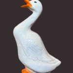 Gås der kigger op,  glasfiber 40 cm Hvid