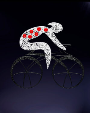 Lysinstallation af cykelrytter med hvid krop og røde prikker på mørk baggrund. Et dekorativt motiv velegnet til byudsmykning og sportslige begivenheder.