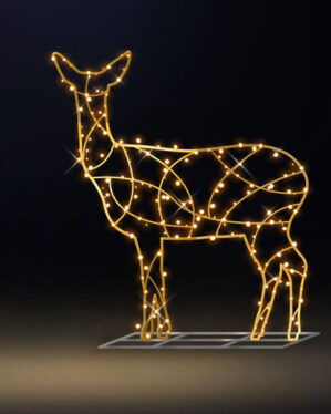 Oplyst hunhjort i pulverlakeret guldfarvet aluminium med varm hvid LED på stabil sokkel, elegant juledekoration til professionelle udendørs installationer i byrum parker torve handelsområder og sæsonudsmykning.
