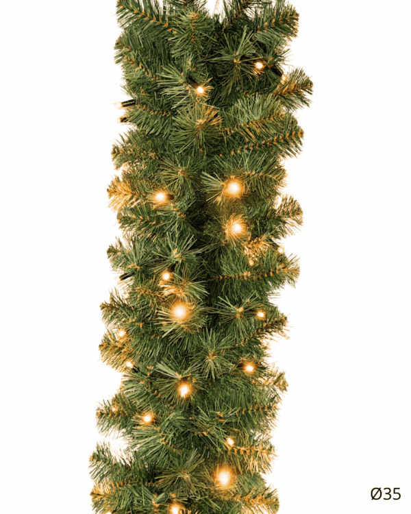 Kunstig granguirlande med tætte grønne nåle og integrerede varm hvide LED-lys, vist lodret som dekorativ julebelysning til døre, rækværk og facadeudsmykning.
