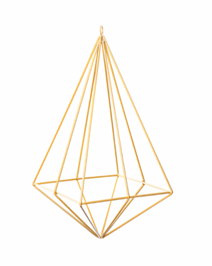 Geometrisk ophæng i guld metal med åben rammestruktur, velegnet til dekorative ophæng, julepynt eller kreative installationer i både moderne og klassiske indretninger inde og ude.