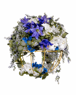Blomsterkugle med blå og hvide blomster