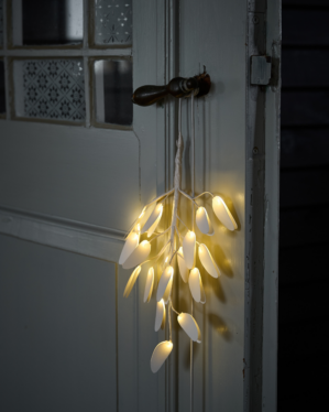 Uyuni paper mistletoe stick with light.