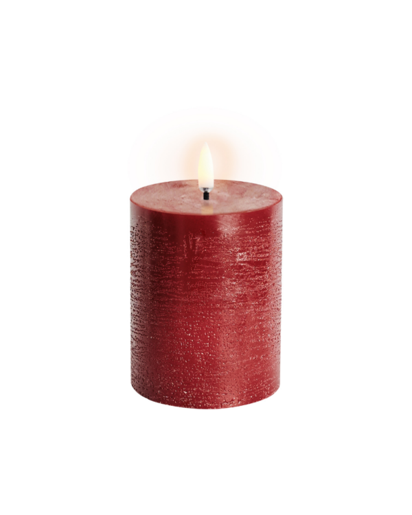 Uyuni LED pillar candle carmine red, rustic 7,8x10 cm
