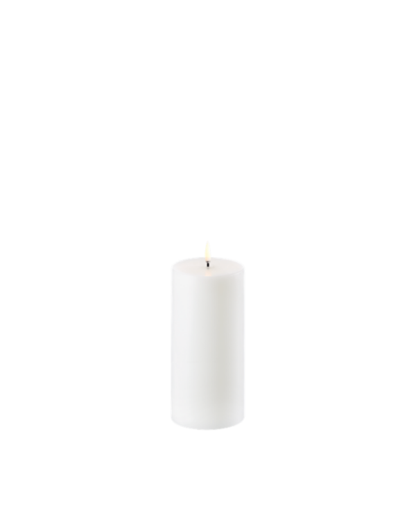 Uyuni LED pillar candle Nordic White -Smooth 7,8x15 cm