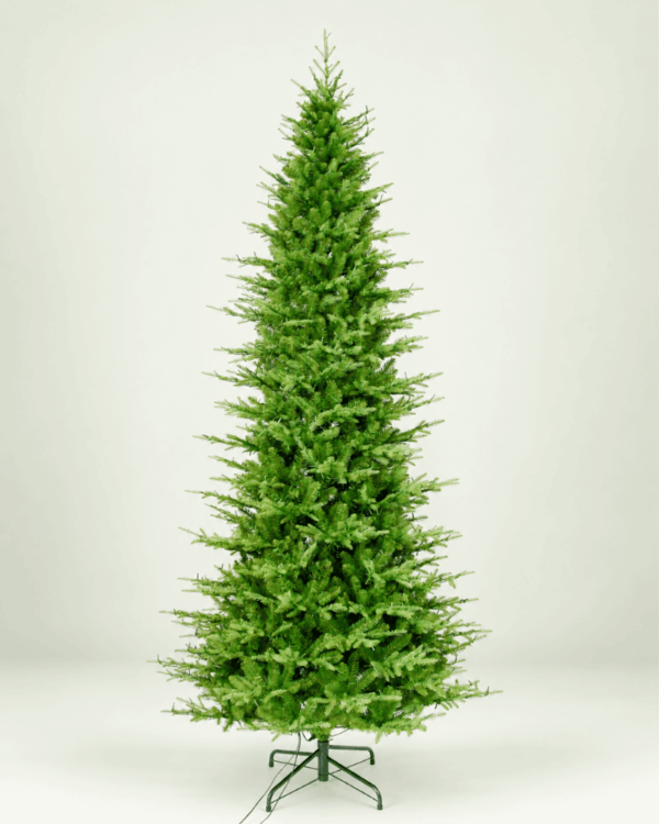 Slankt kunstigt juletræ